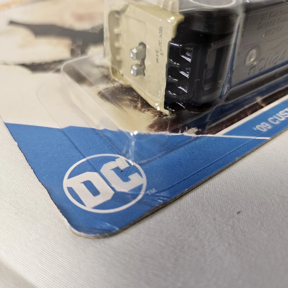 Hot Wheels Premium 2022 Batman '09 Custom Ford‎ Transit Connect 1/5 Real Riders